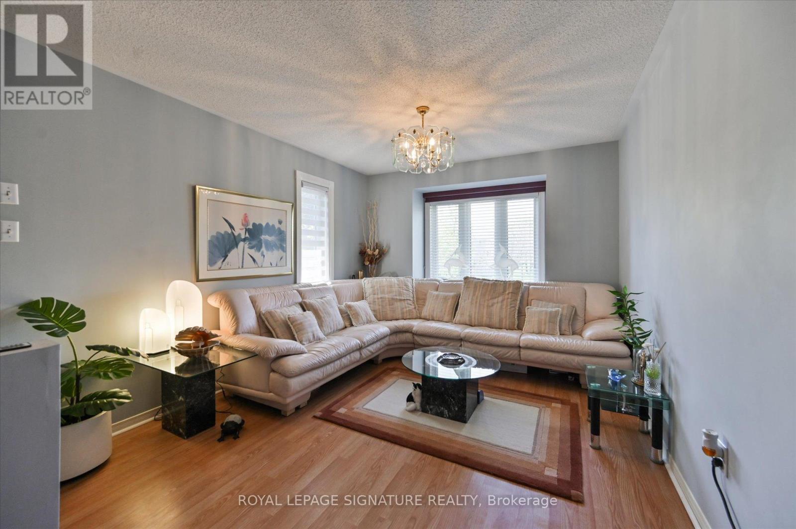 5481 PALMERSTON CRESCENT - 21