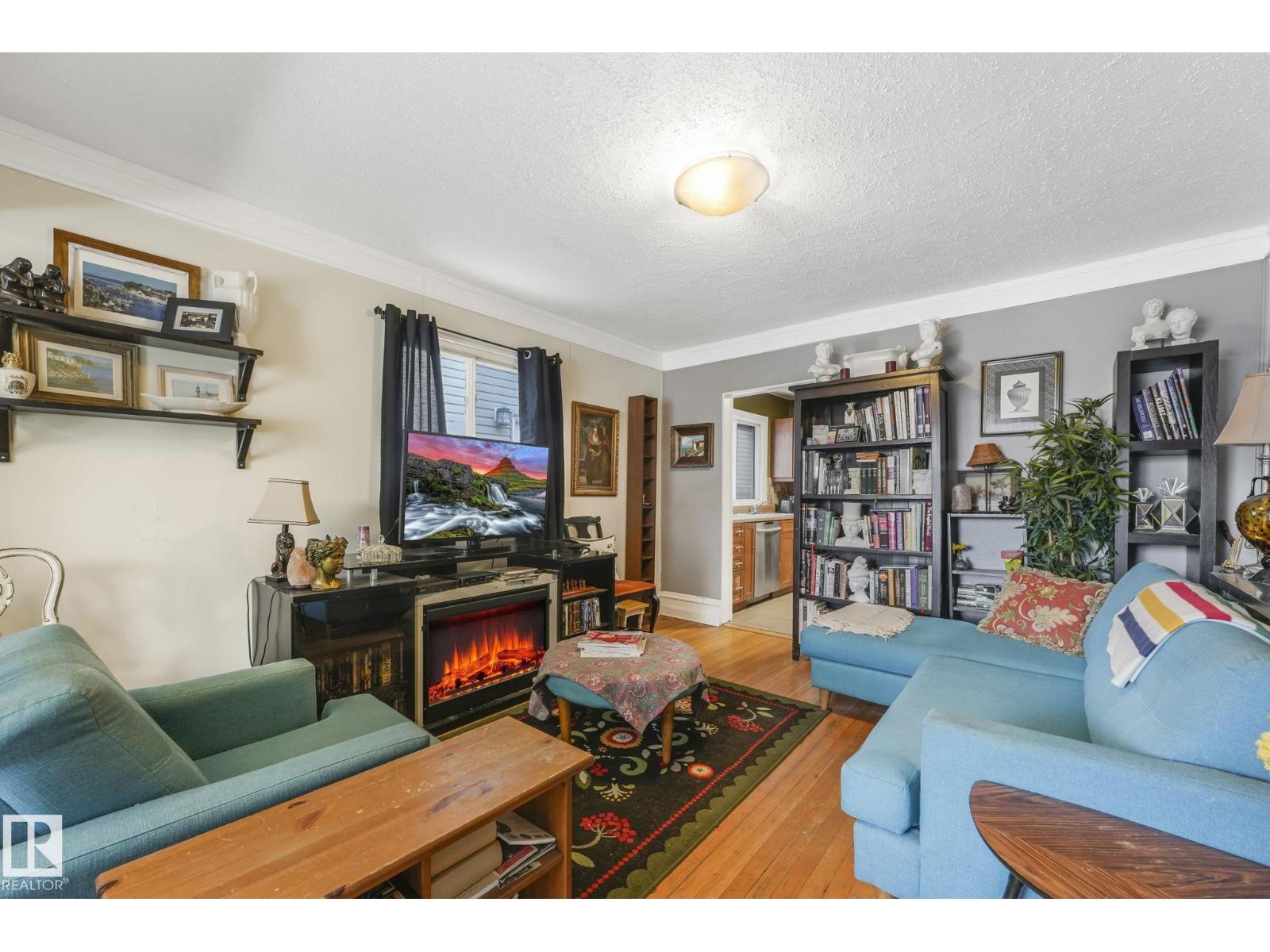 10516 63 AV NW - 14