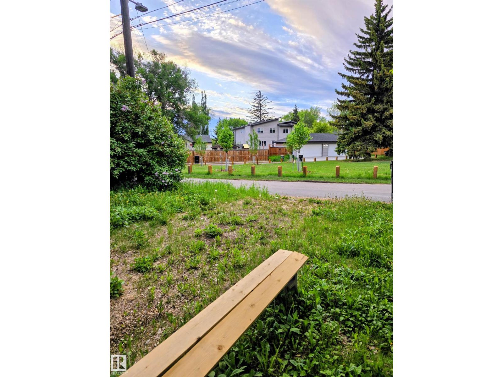 10516 63 AV NW - 7