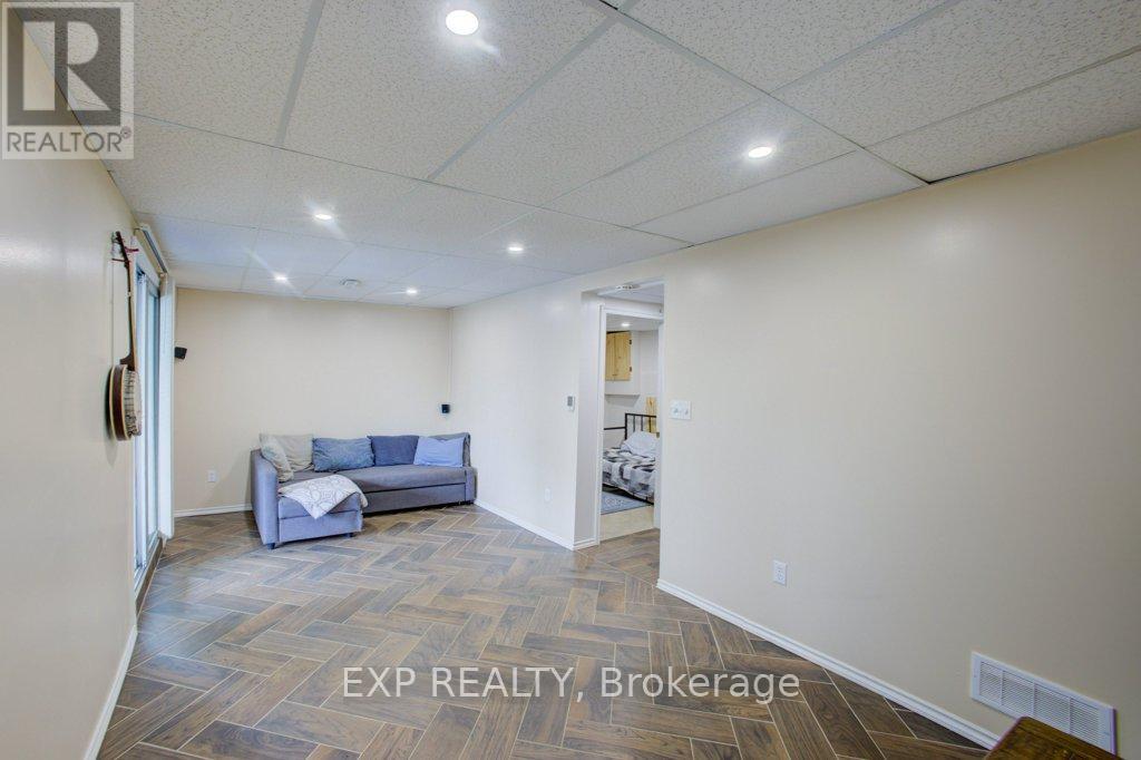 44 MADISON AVENUE - 22
