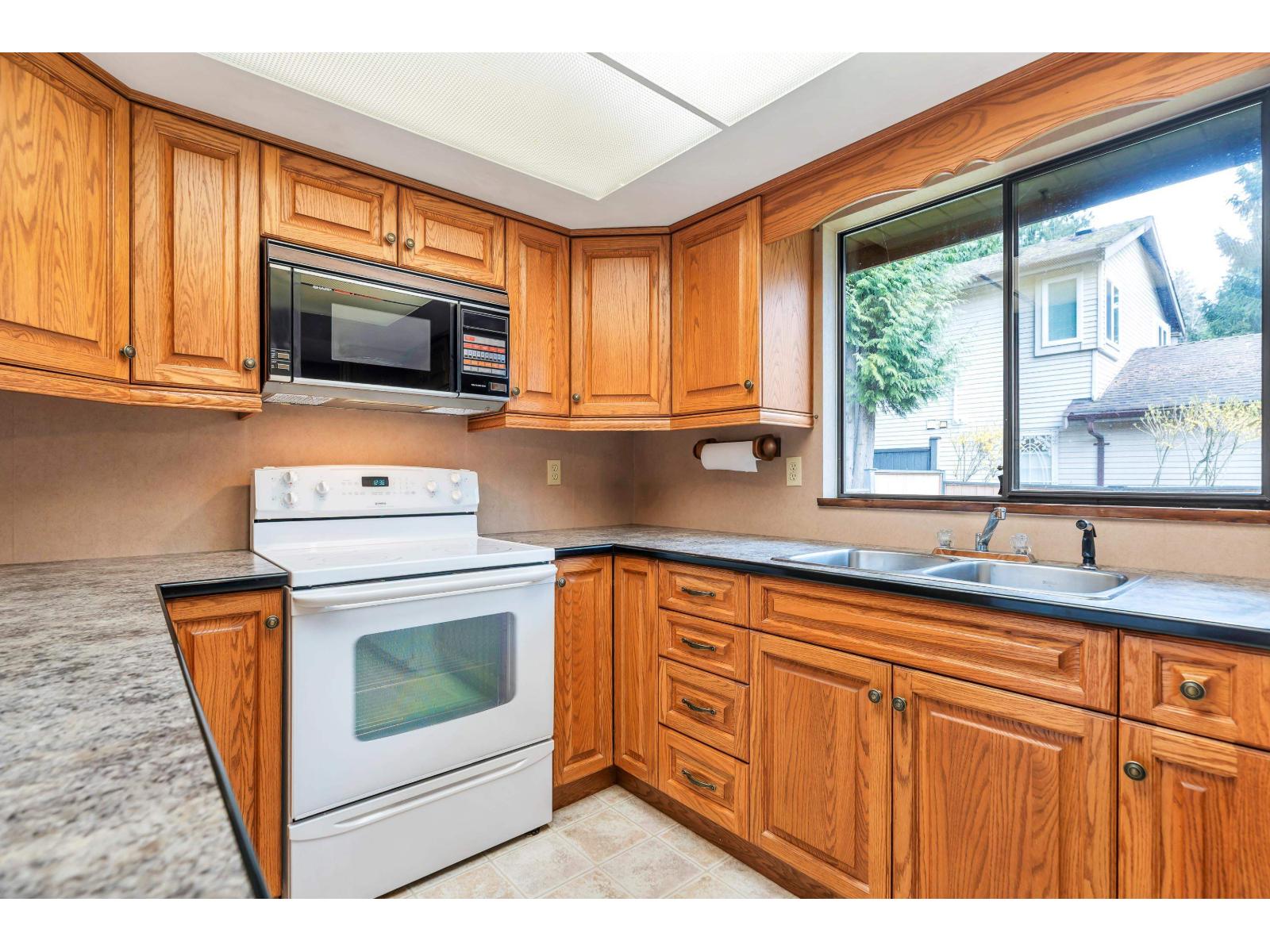 3 Bed, 3 Bath House for Sale in Surrey – 14543 91B AVENUE, Surrey - Image 32