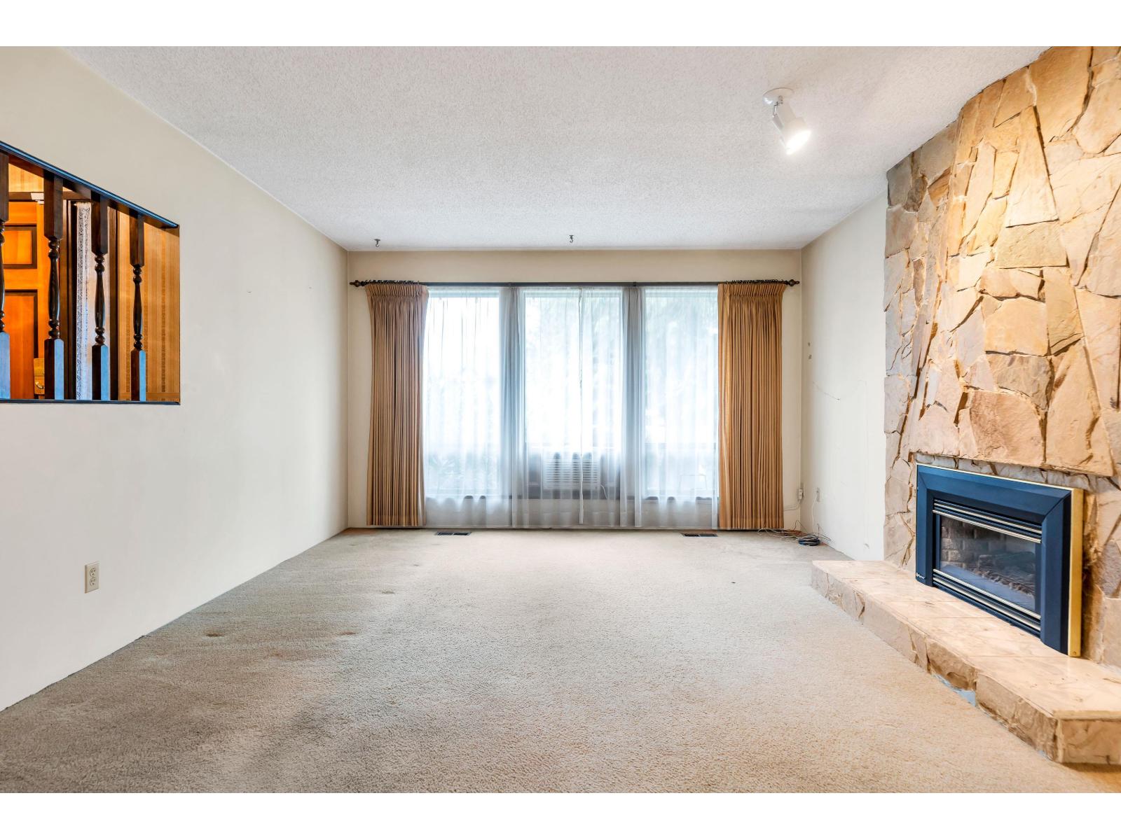 3 Bed, 3 Bath House for Sale in Surrey – 14543 91B AVENUE, Surrey - Image 4
