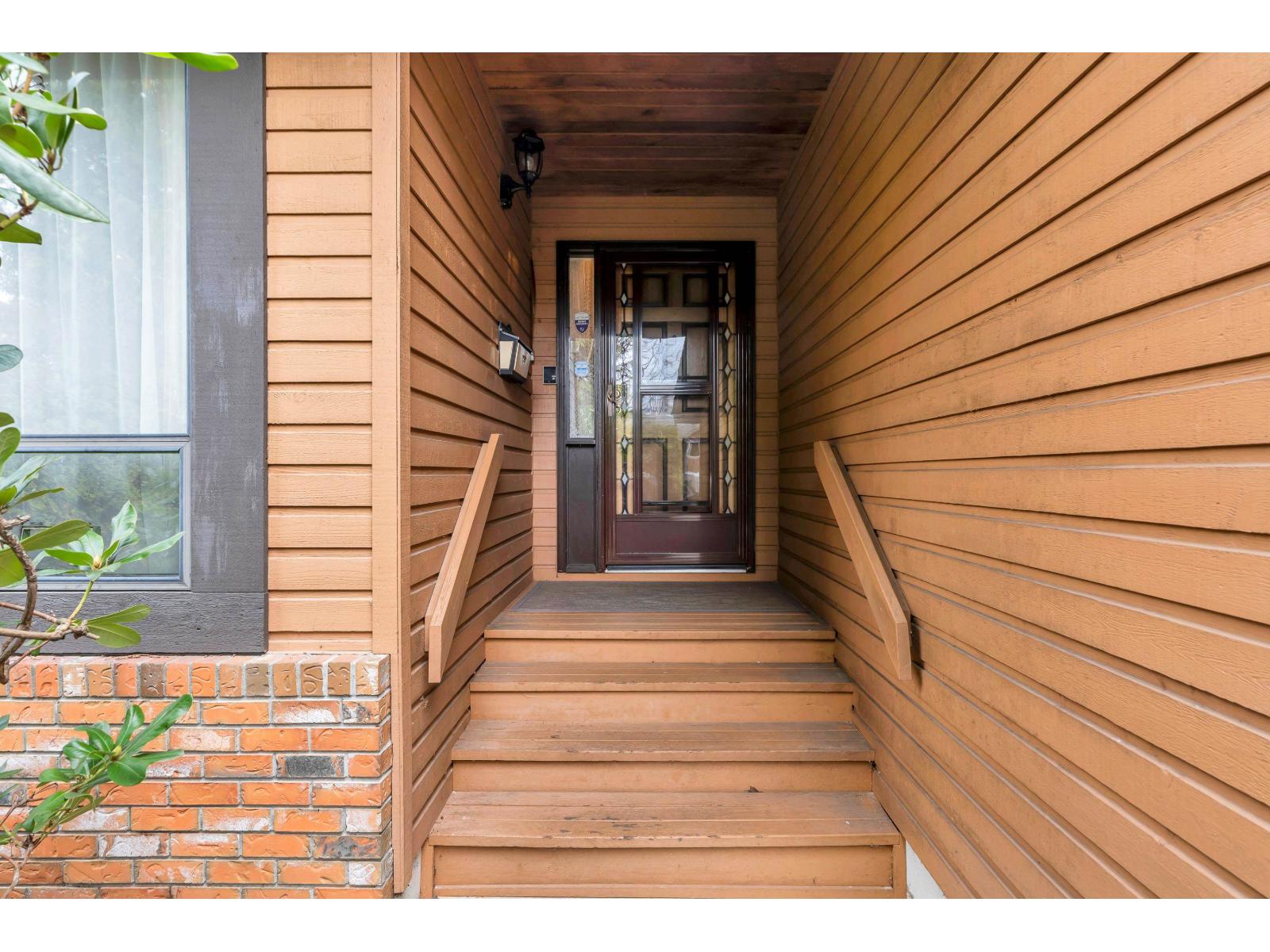 3 Bed, 3 Bath House for Sale in Surrey – 14543 91B AVENUE, Surrey - Image 3