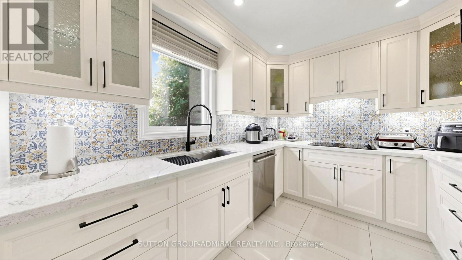 32 NORTHWOOD DRIVE - 4