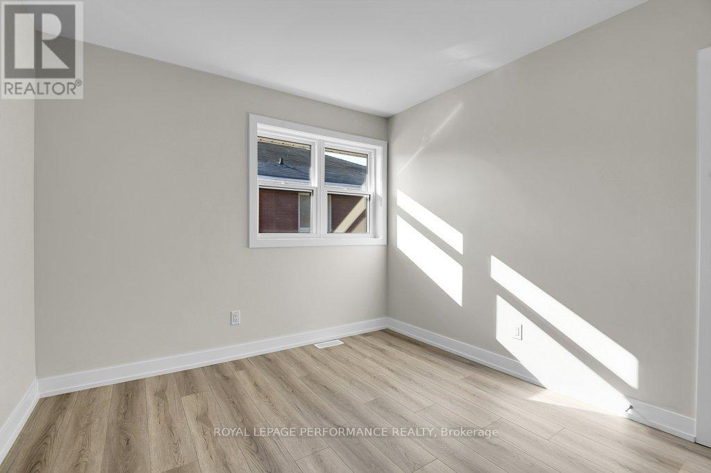 624 CLARKE AVENUE - 16