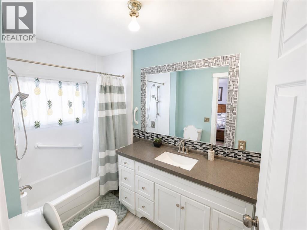 292234 Township Road 264 - 12