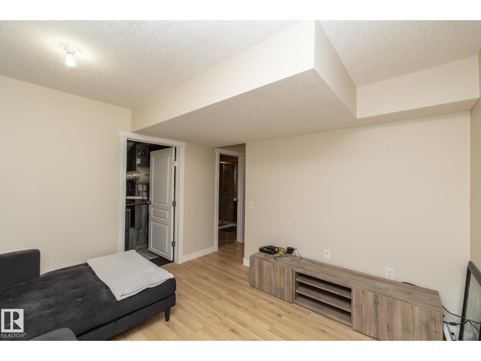 4204 161 AV NW - 16