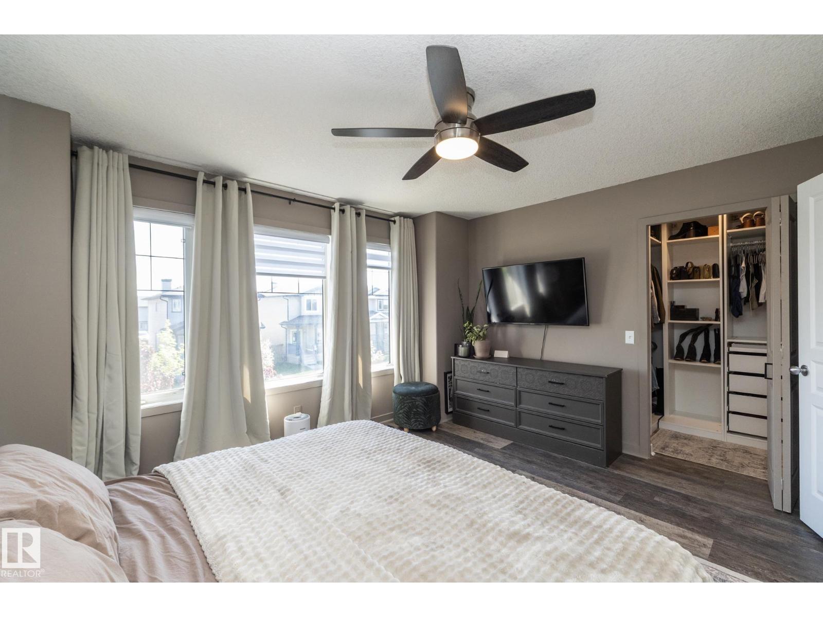 4204 161 AV NW - 8