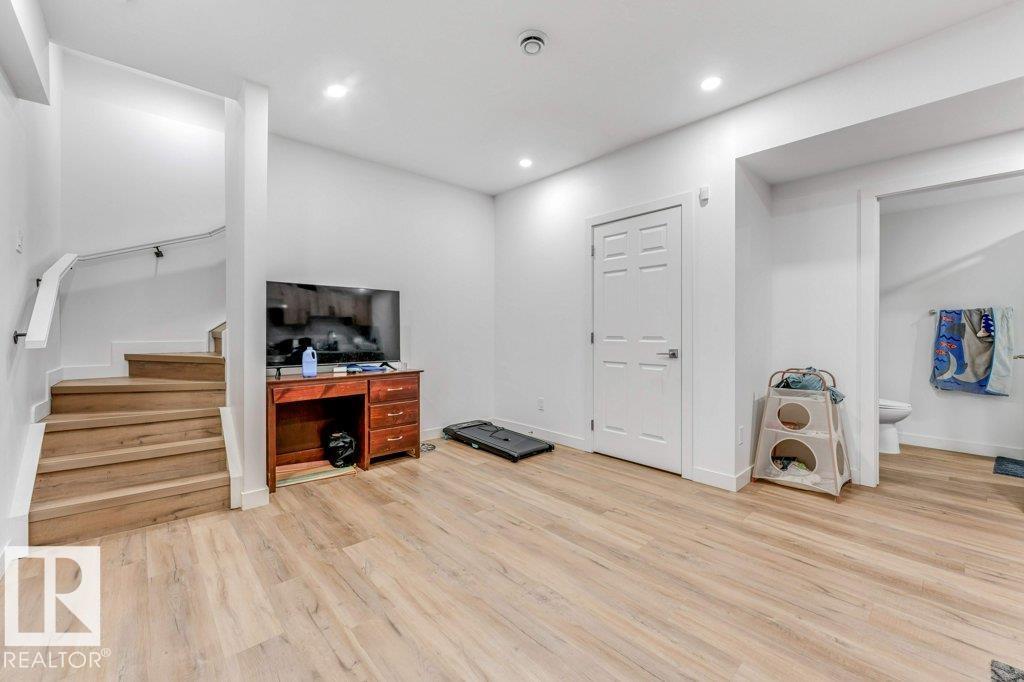 1459 Cherniak WY SW - 36