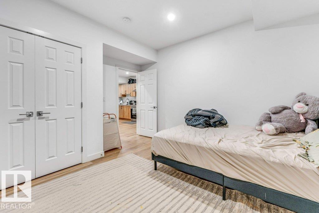 1459 Cherniak WY SW - 44