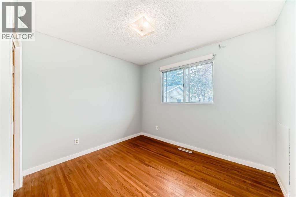 4603 41 Street NW - 19