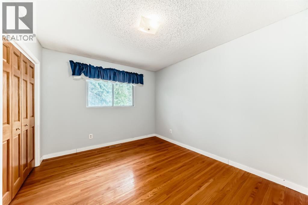 4603 41 Street NW - 23