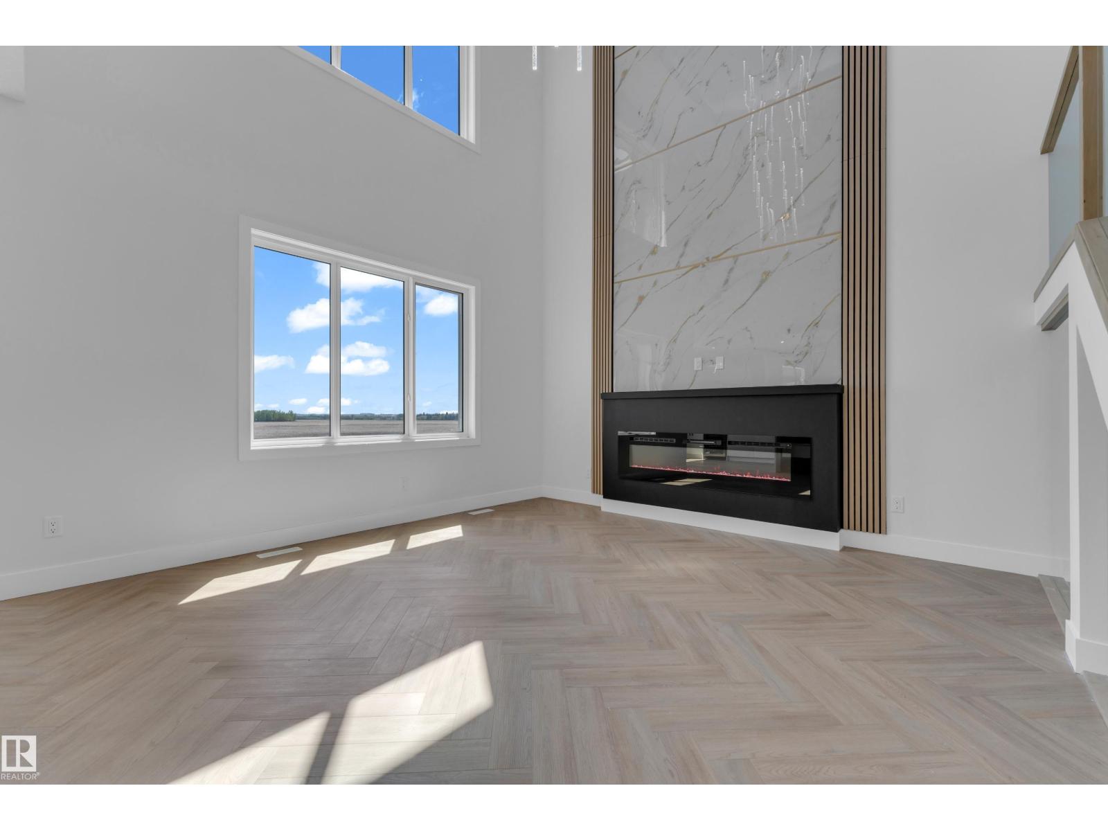2631 64 AVE NE - 17