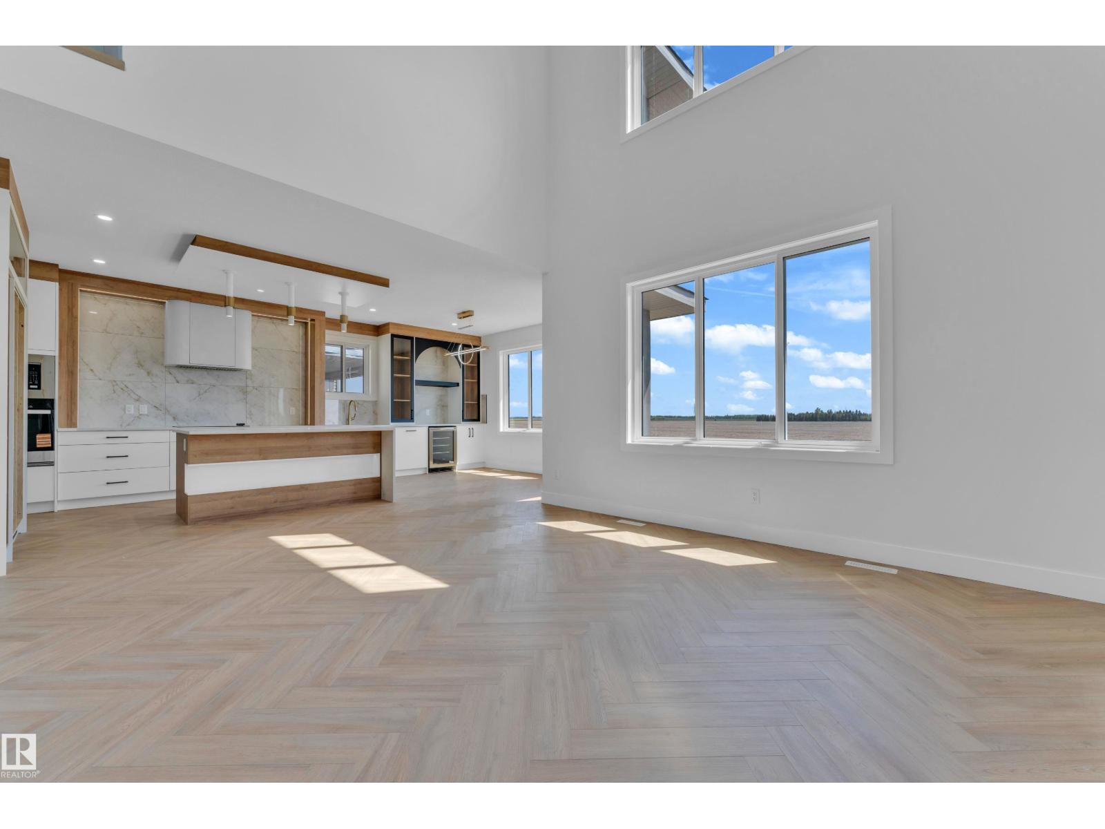 2631 64 AVE NE - 18