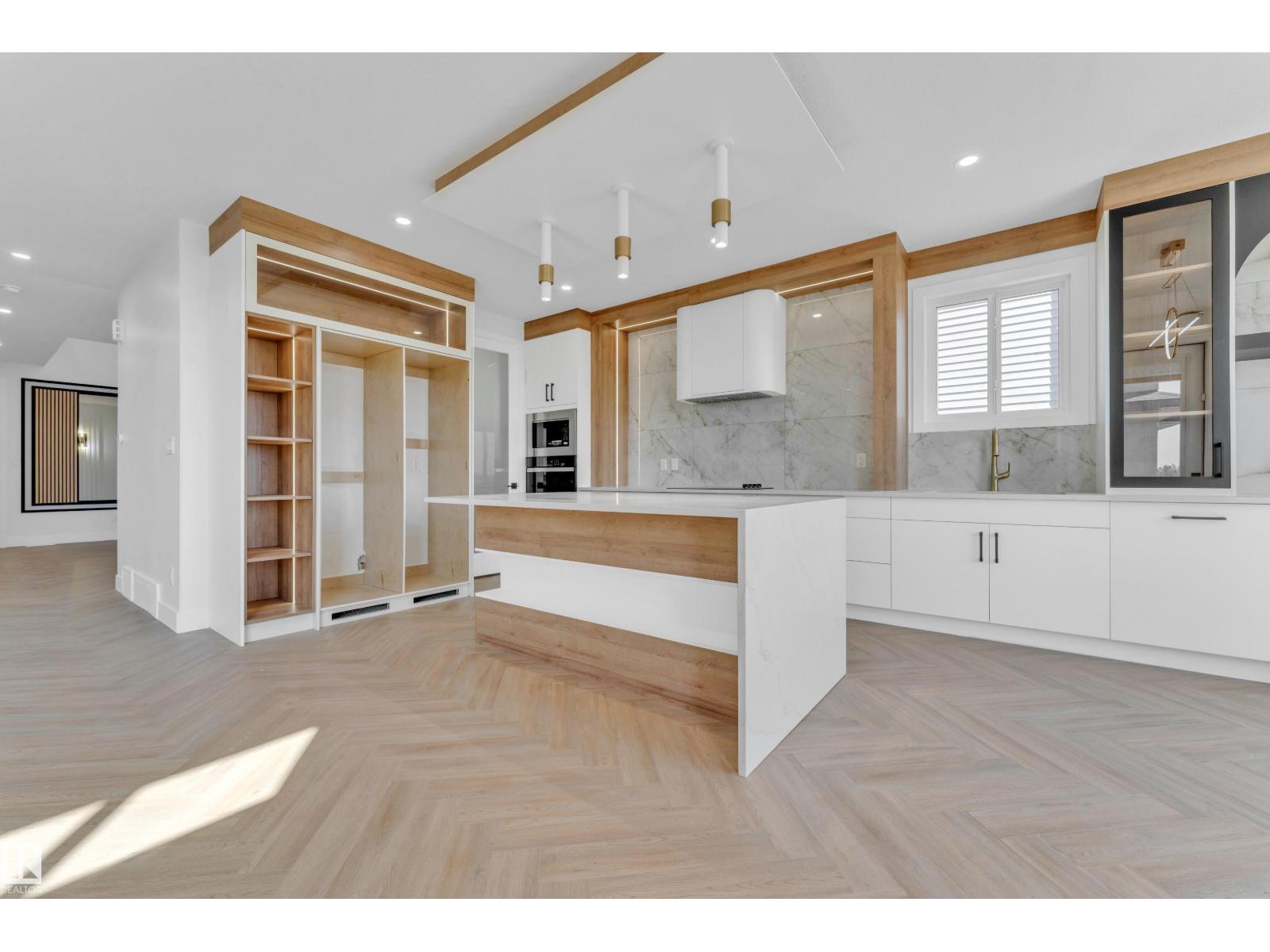 2631 64 AVE NE - 20