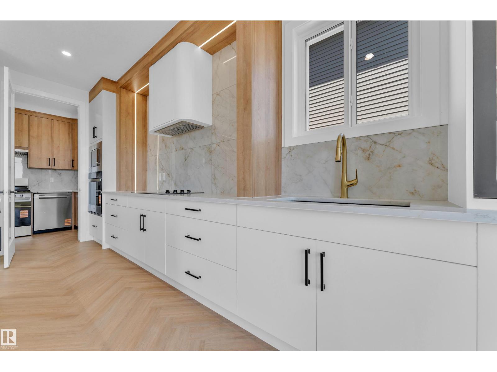 2631 64 AVE NE - 22