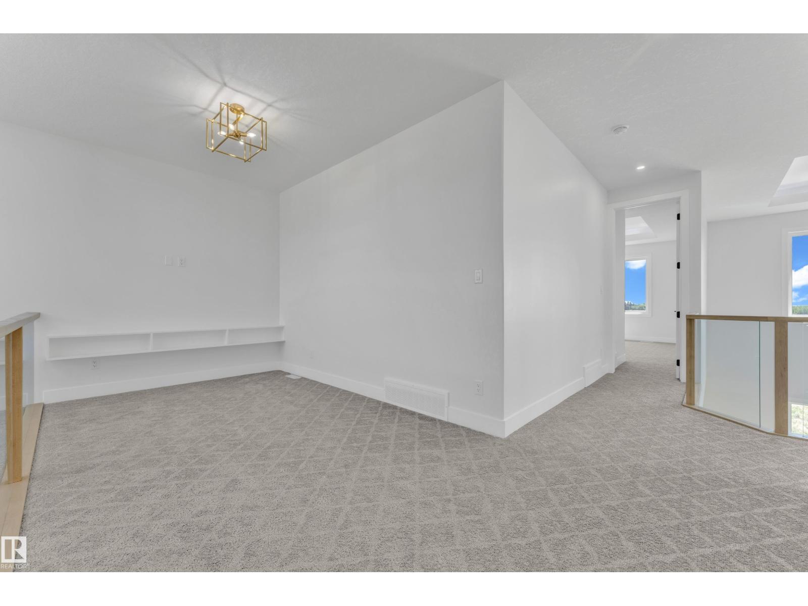 2631 64 AVE NE - 35