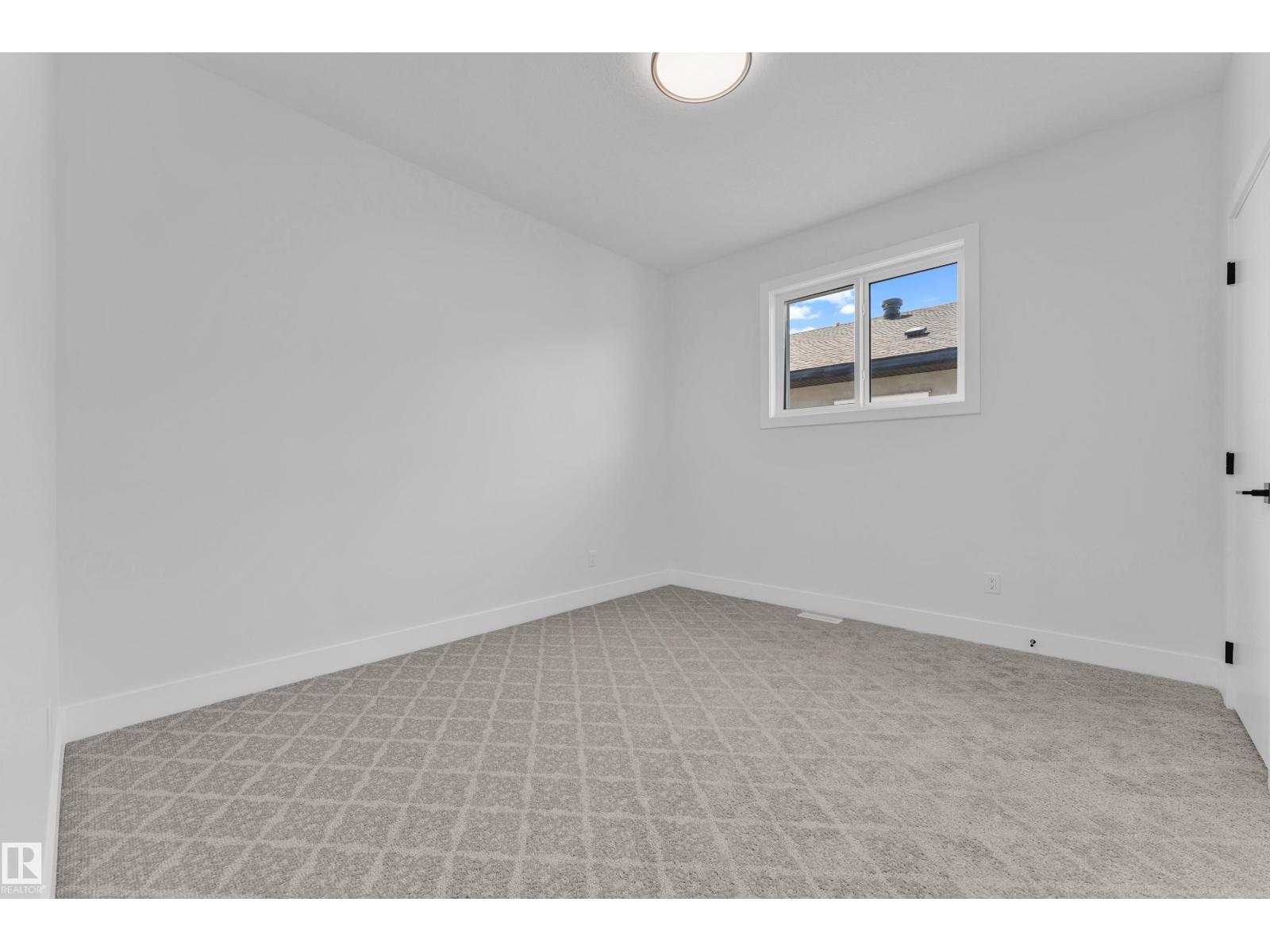 2631 64 AVE NE - 36