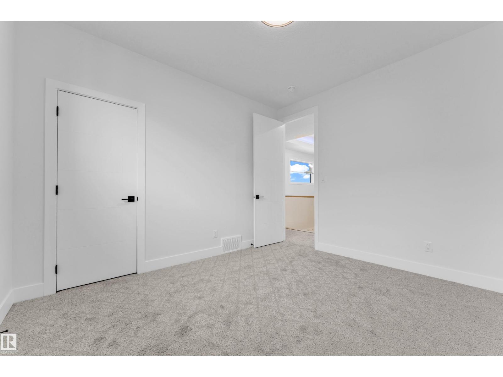 2631 64 AVE NE - 37