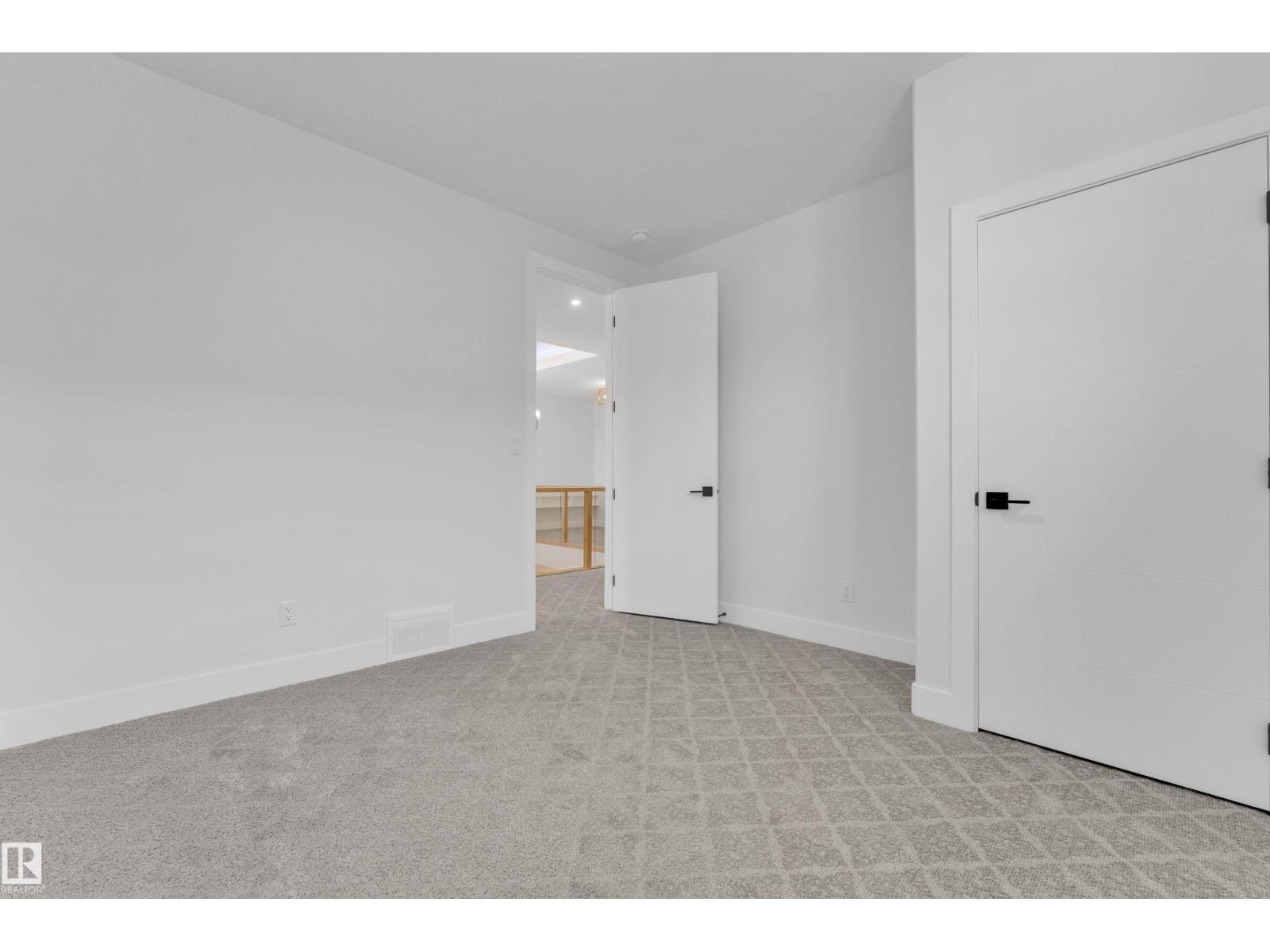 2631 64 AVE NE - 40