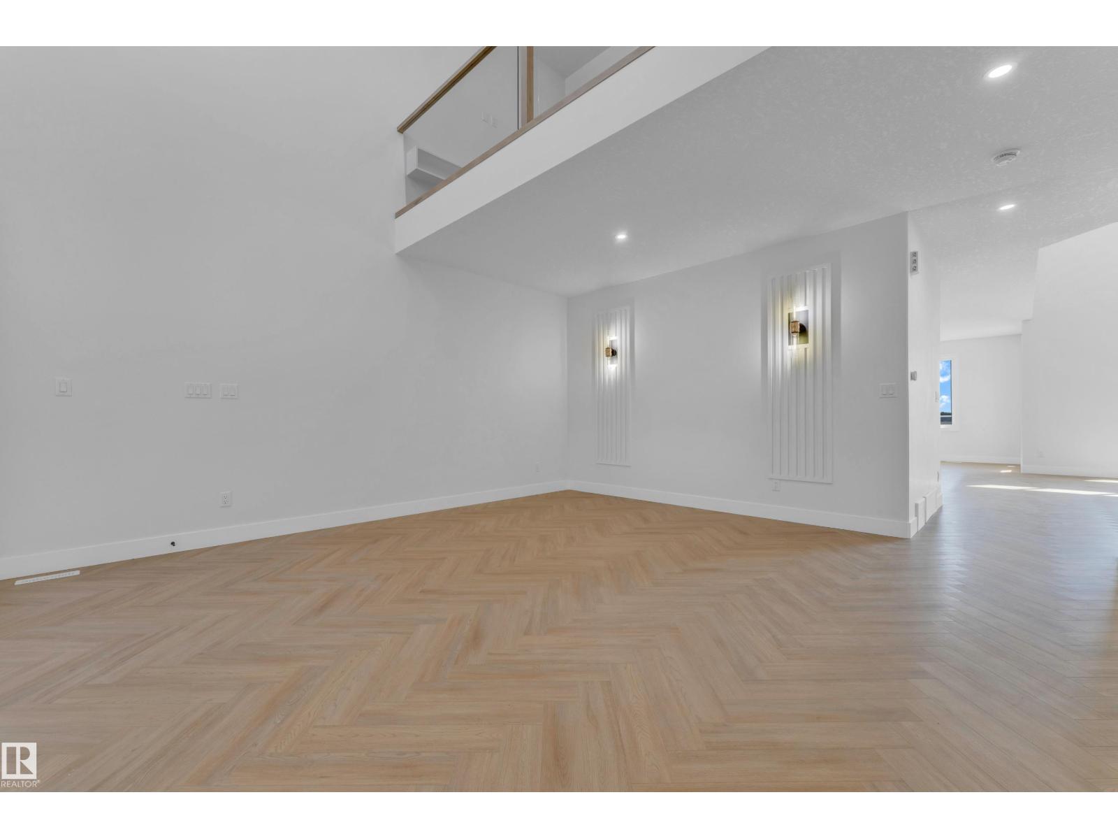 2631 64 AVE NE - 8