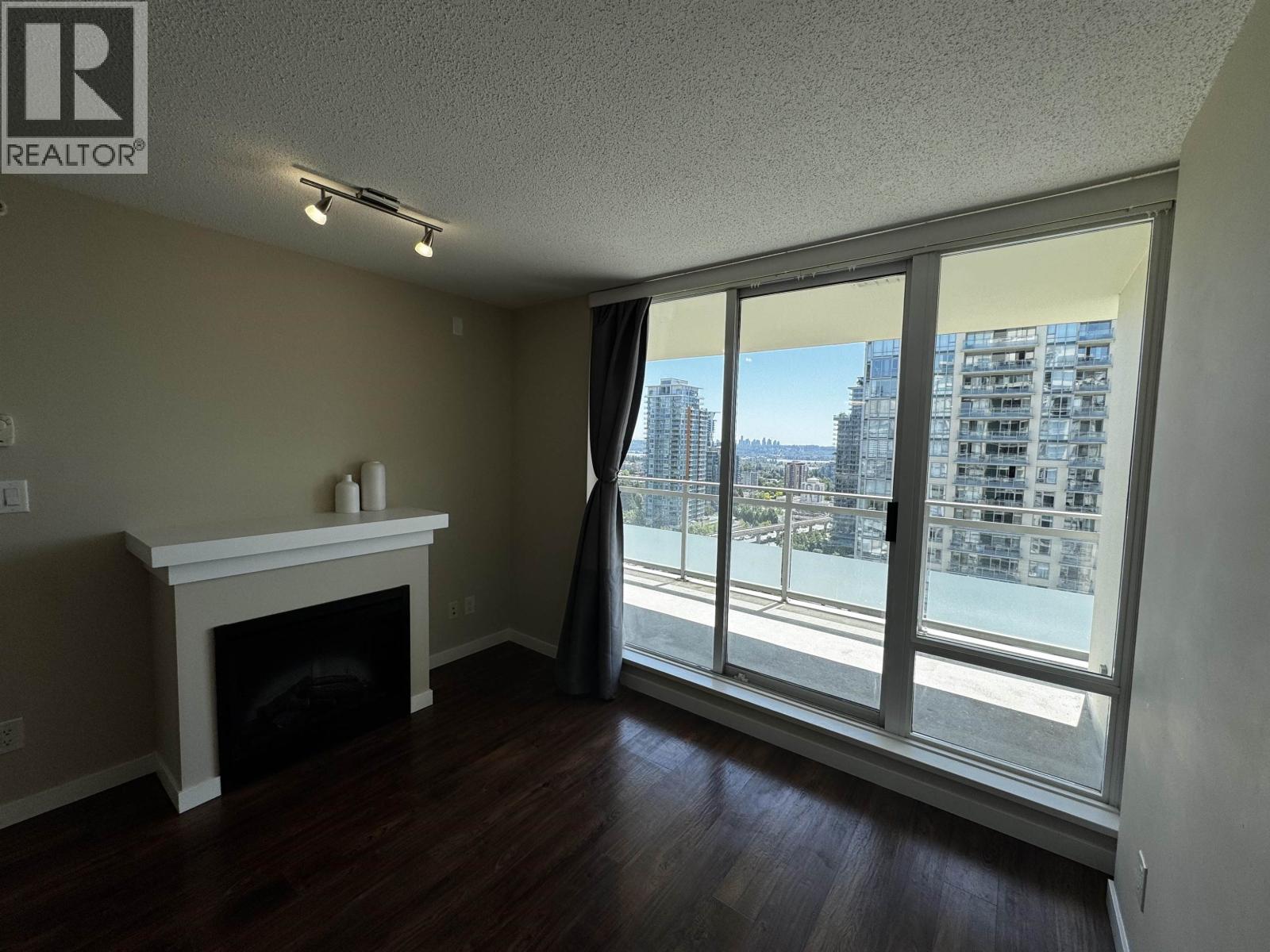 House in Burnaby - Image 20