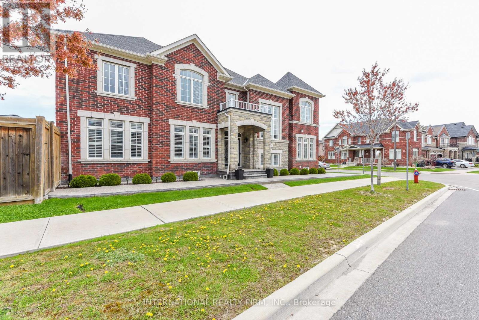 578 DOUGALL AVENUE - 30