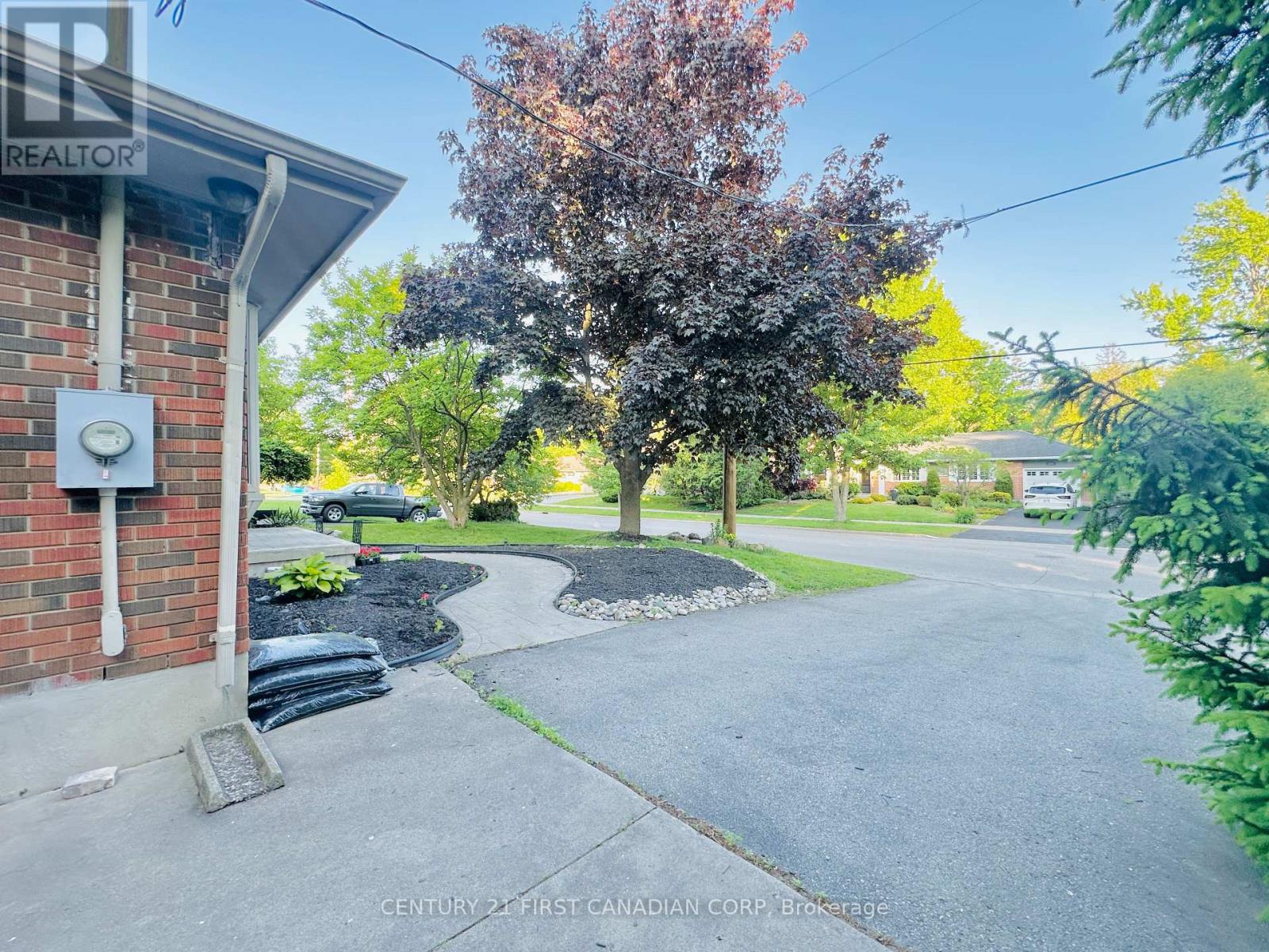 919 QUINTON ROAD - 33