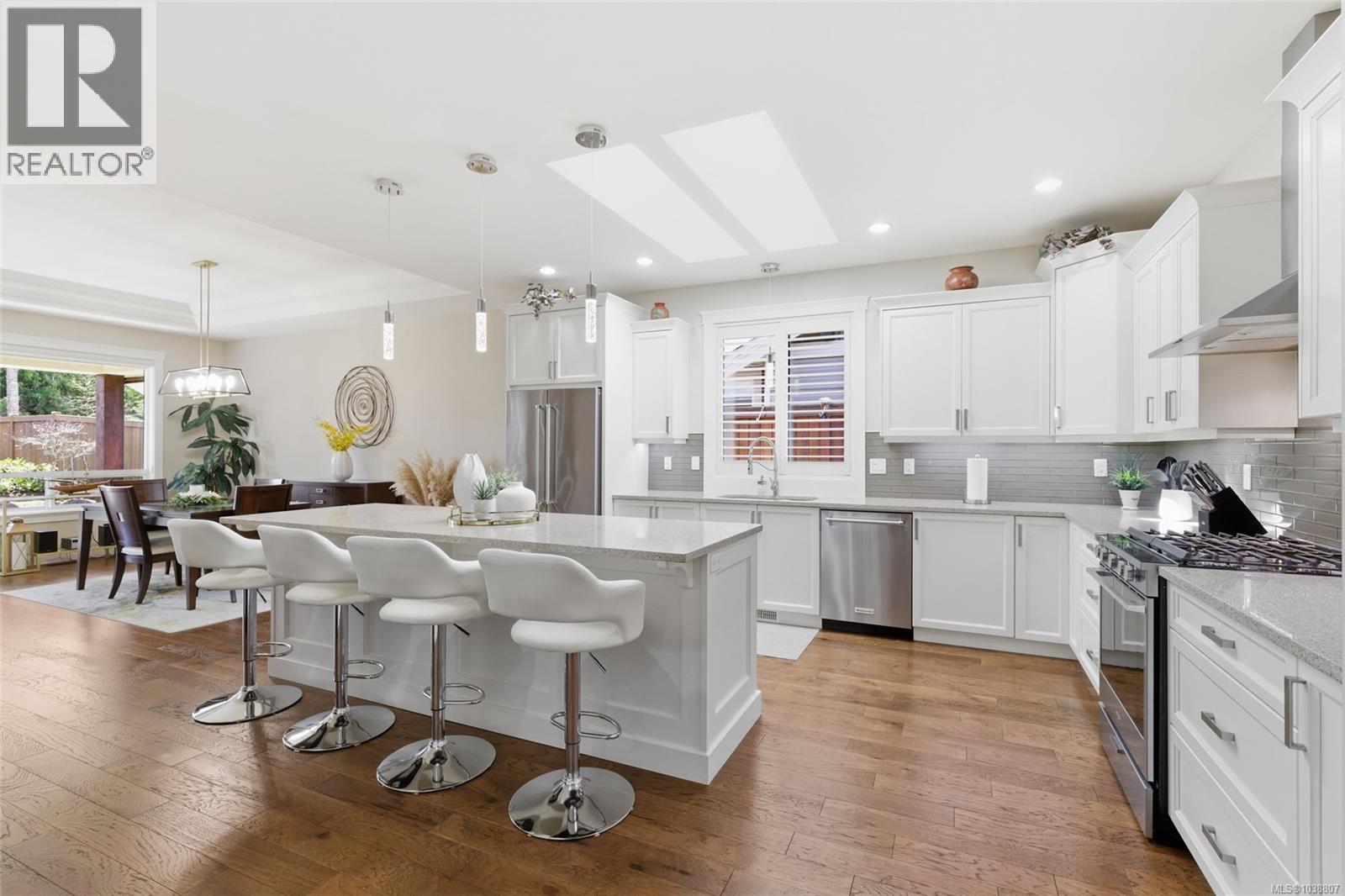 158 Skylark Ave - 4