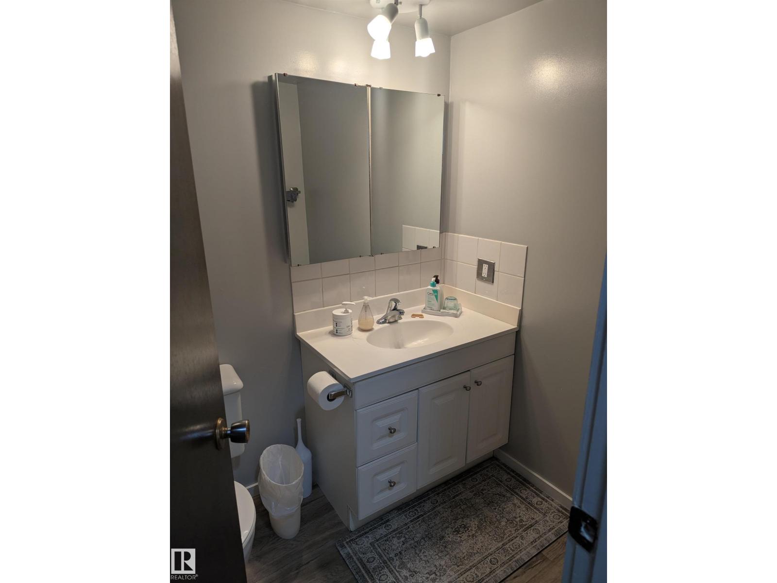 #1,2,3,4 10623 68 AV NW — photo 10