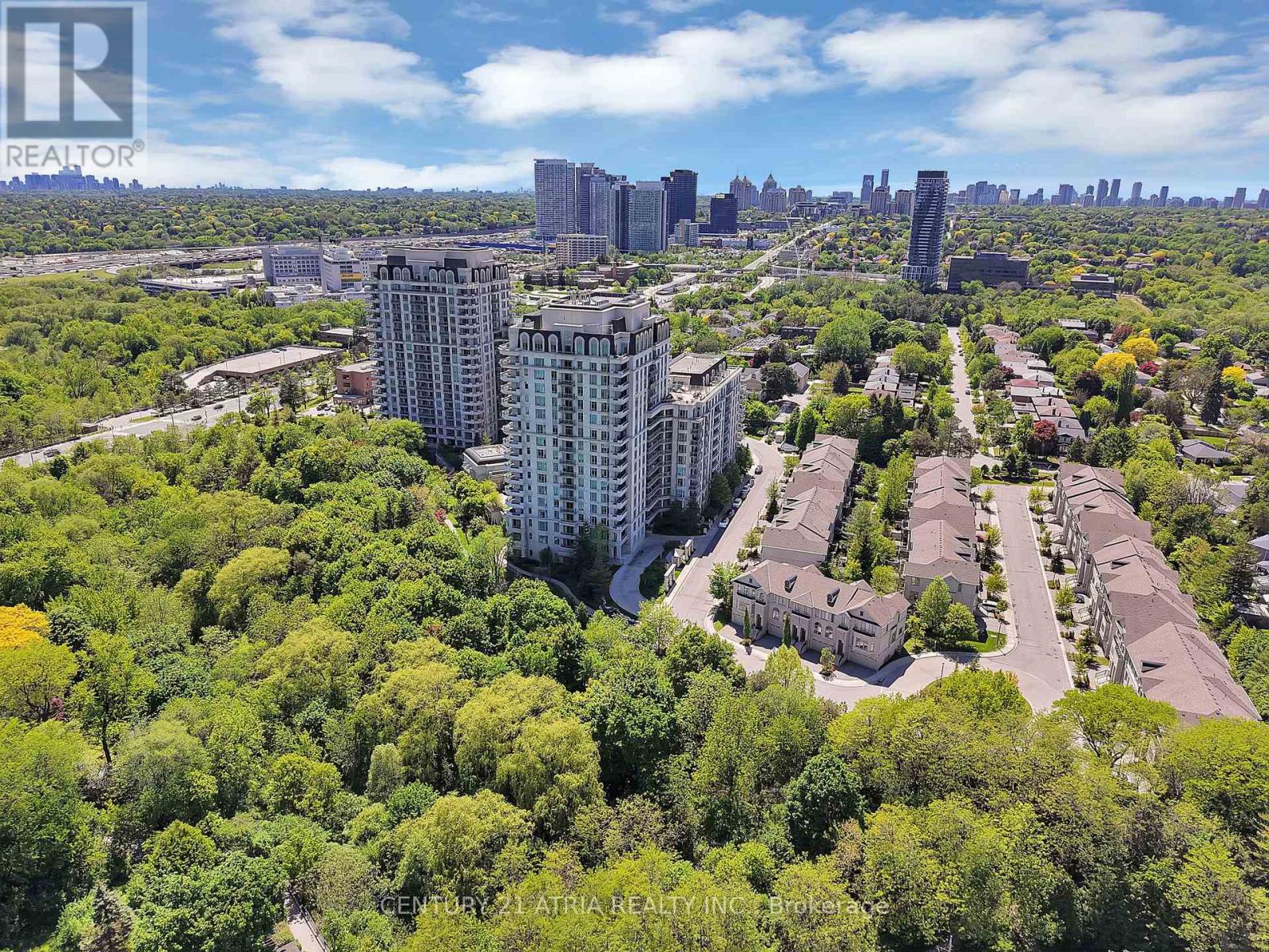 33 BLOORVIEW PLACE