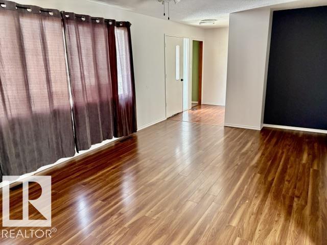 5206 51AVE - 5