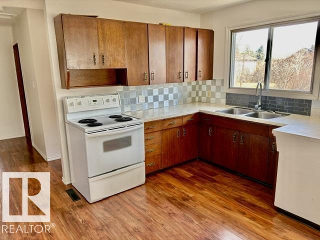 5206 51AVE - 2