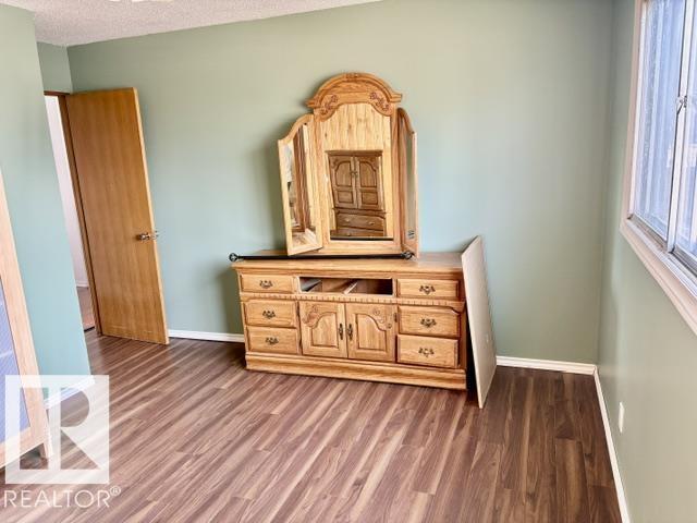 5206 51AVE - 8