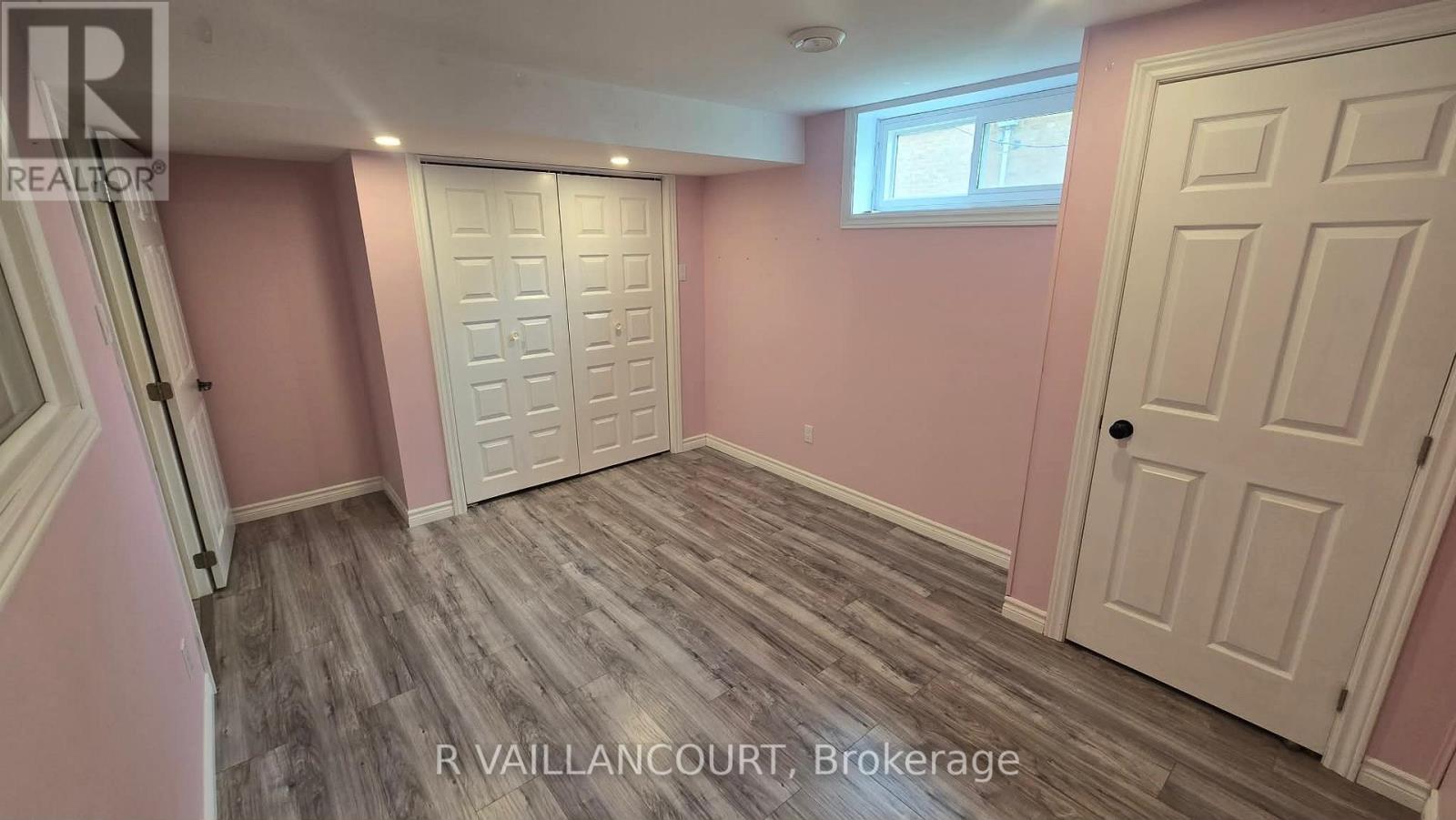 #A & B 46 WILLIAM STREET E - 36