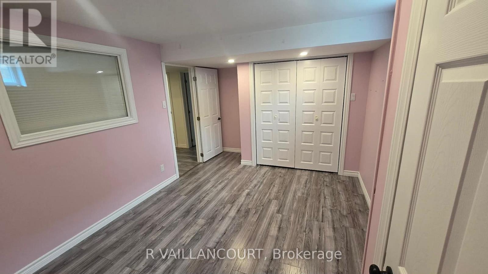 #A & B 46 WILLIAM STREET E - 37