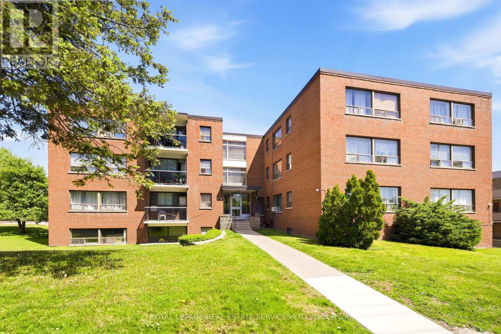 Listing photo of 104 - 172 BERRY ROAD
