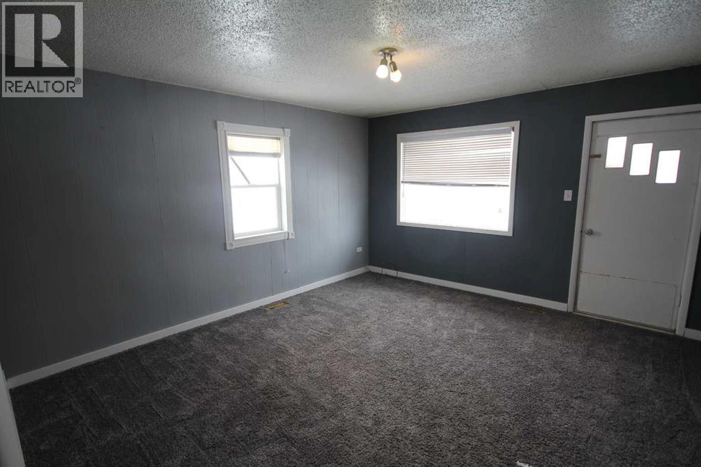 4709 46 Street - 5