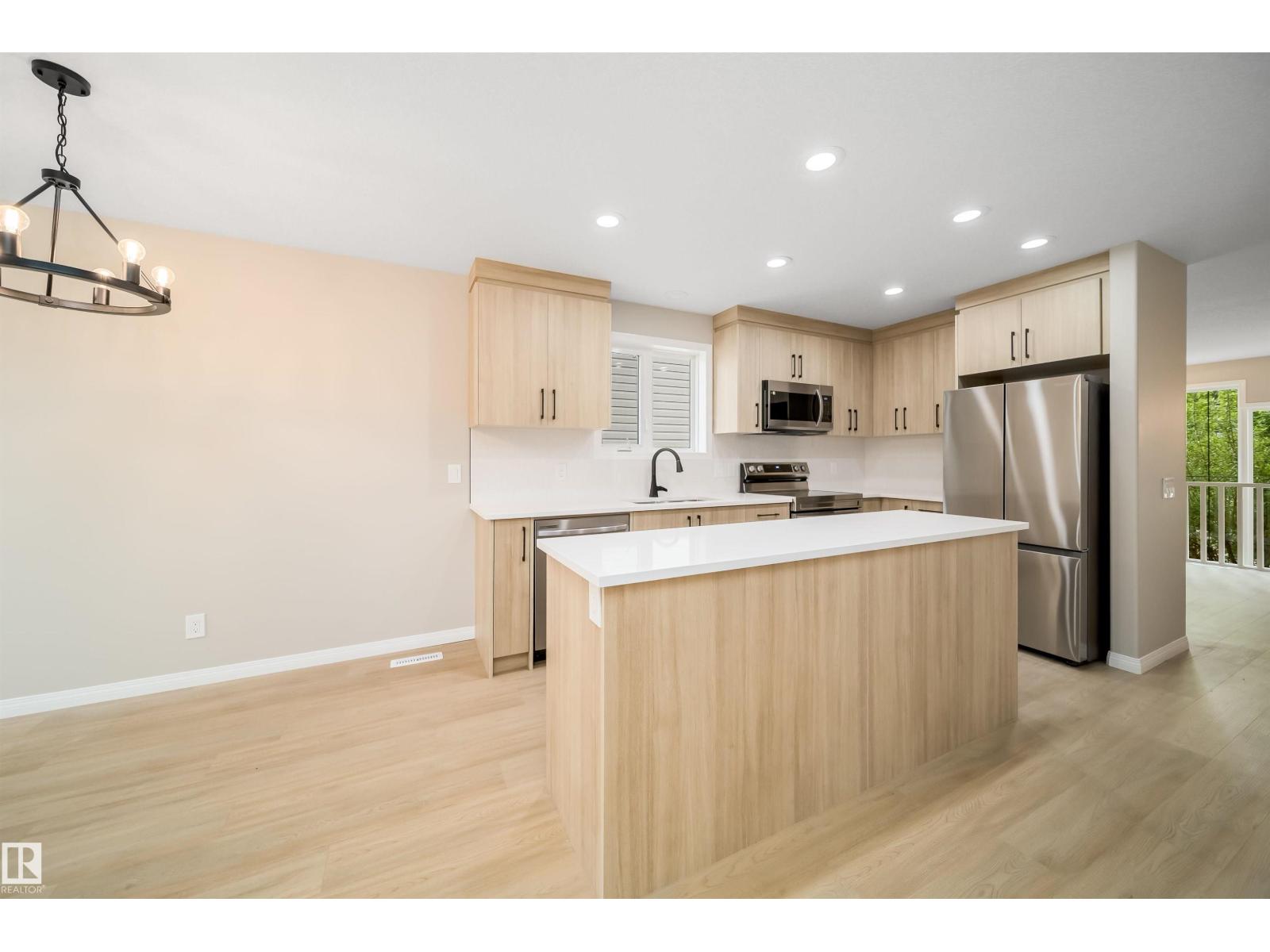 1212 ORMSBY LN NW - 11