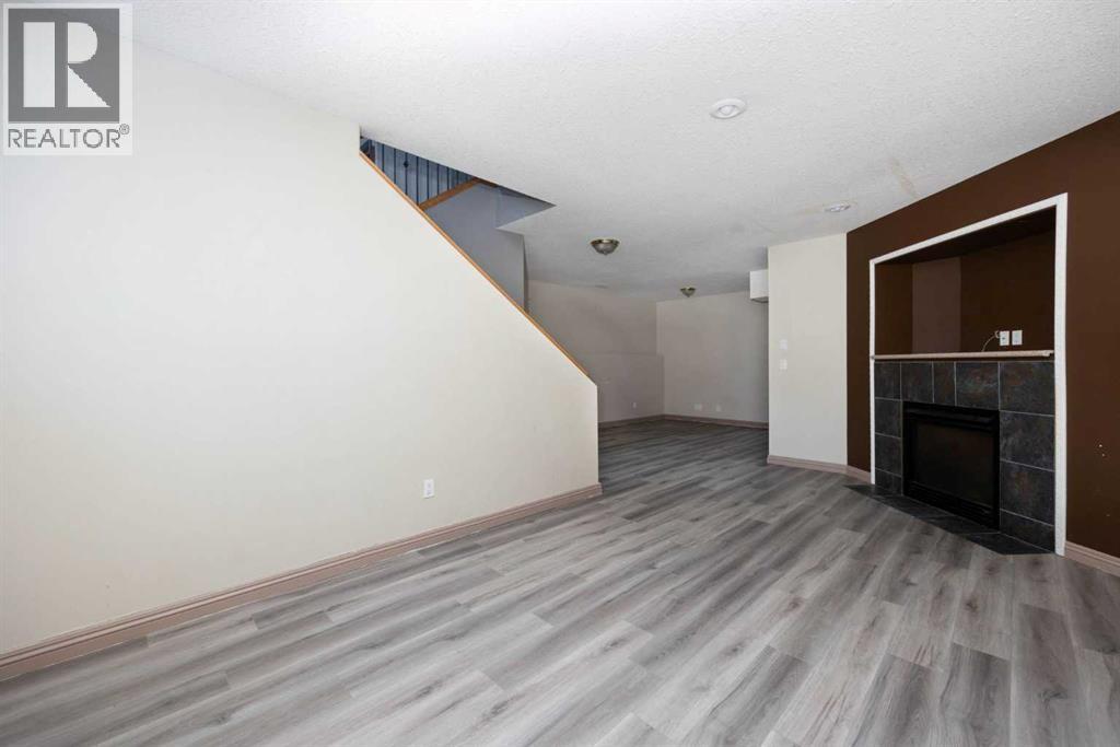 153 Leitner Gate, Fort McMurray