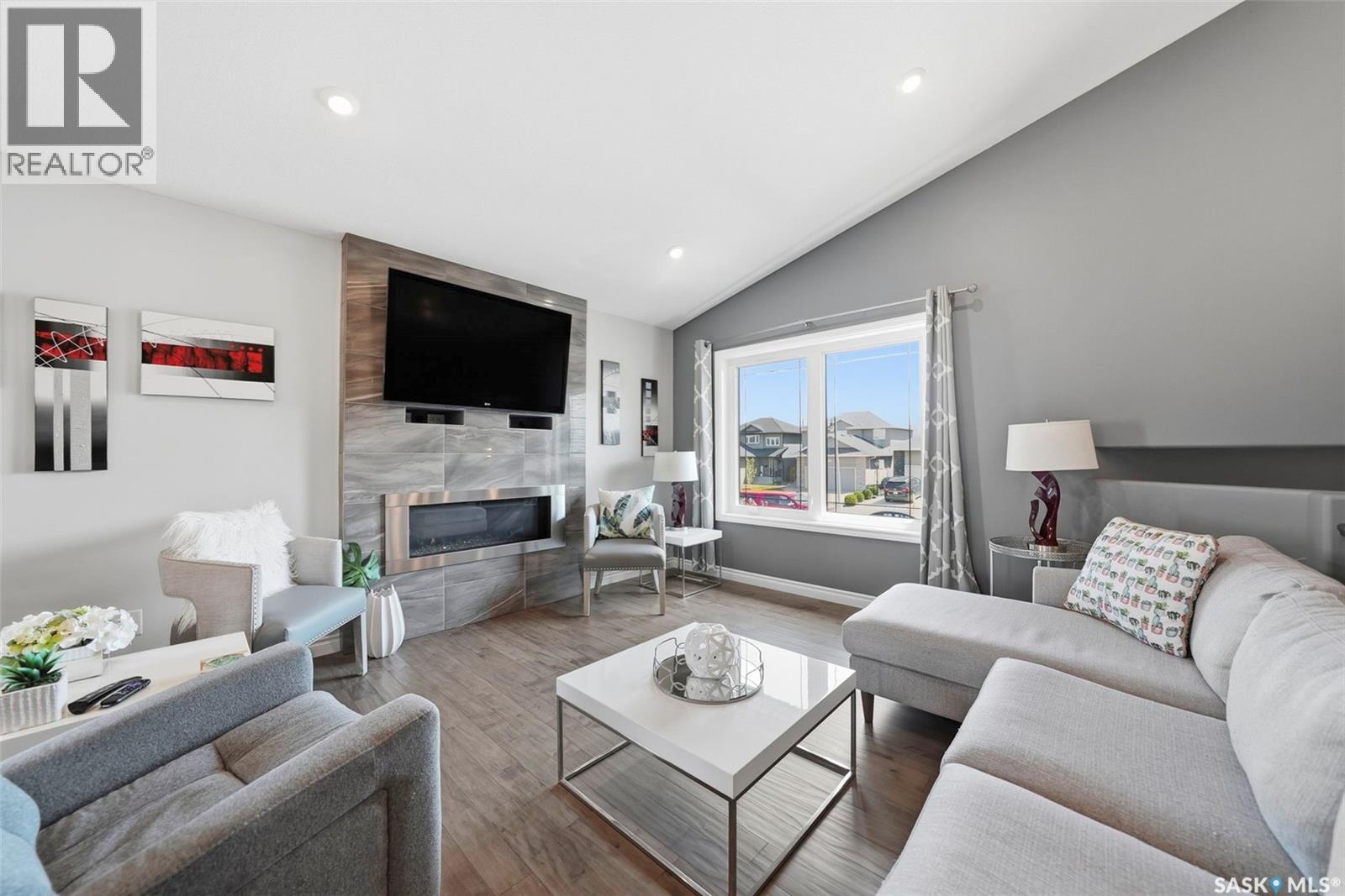711 Sutter CRESCENT - 4