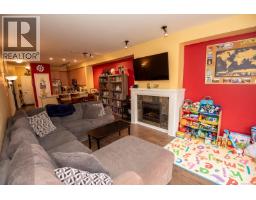 Primary Bedroom - 302d 1115 Craigflower Rd, Esquimalt, BC V9A7R1 Photo 7