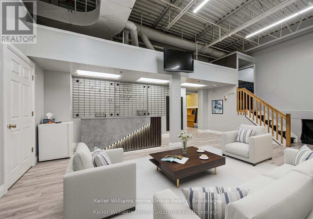 380 ST ANDREW STREET W