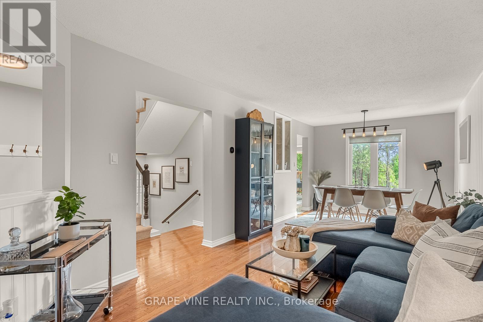 27 RAVENSCROFT COURT - 10