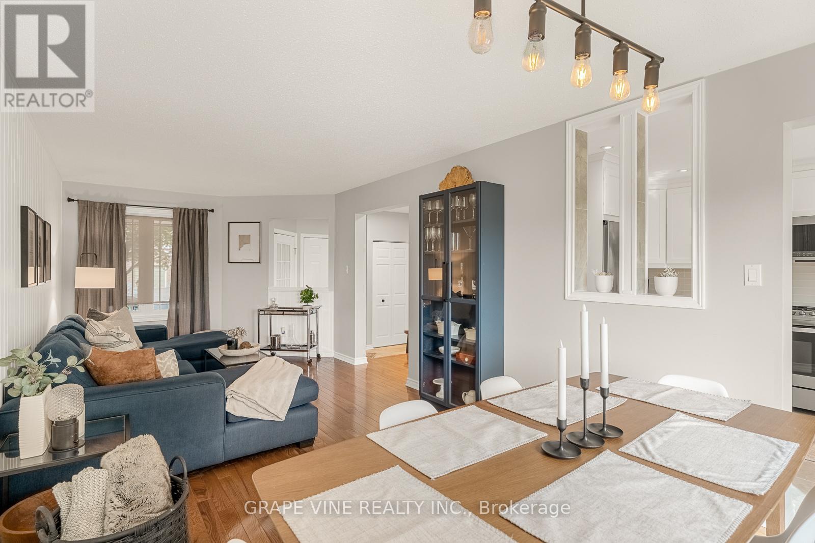 27 RAVENSCROFT COURT - 13