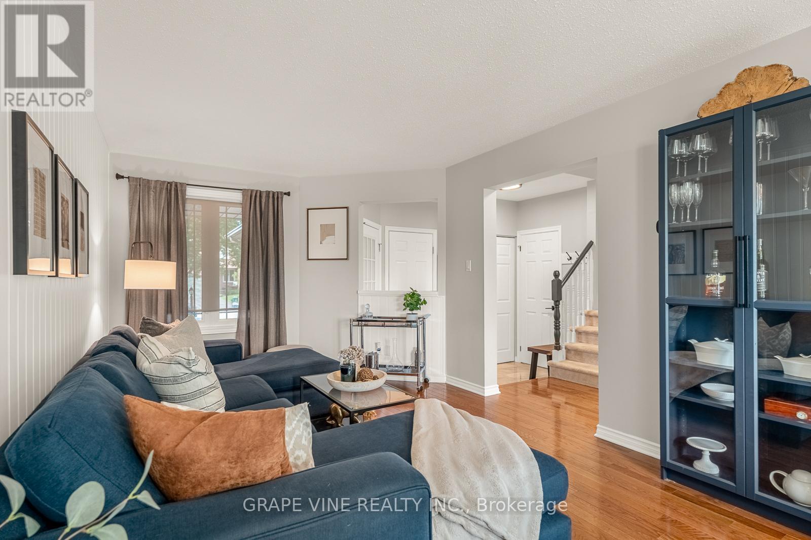 27 RAVENSCROFT COURT - 9