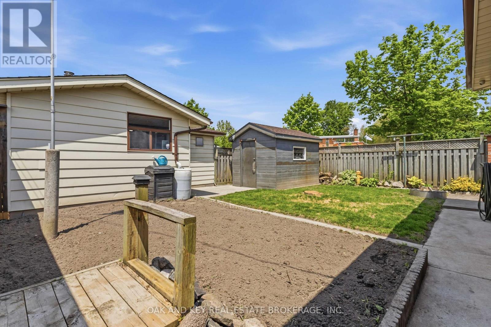 169 ELLSWORTH CRESCENT - 32