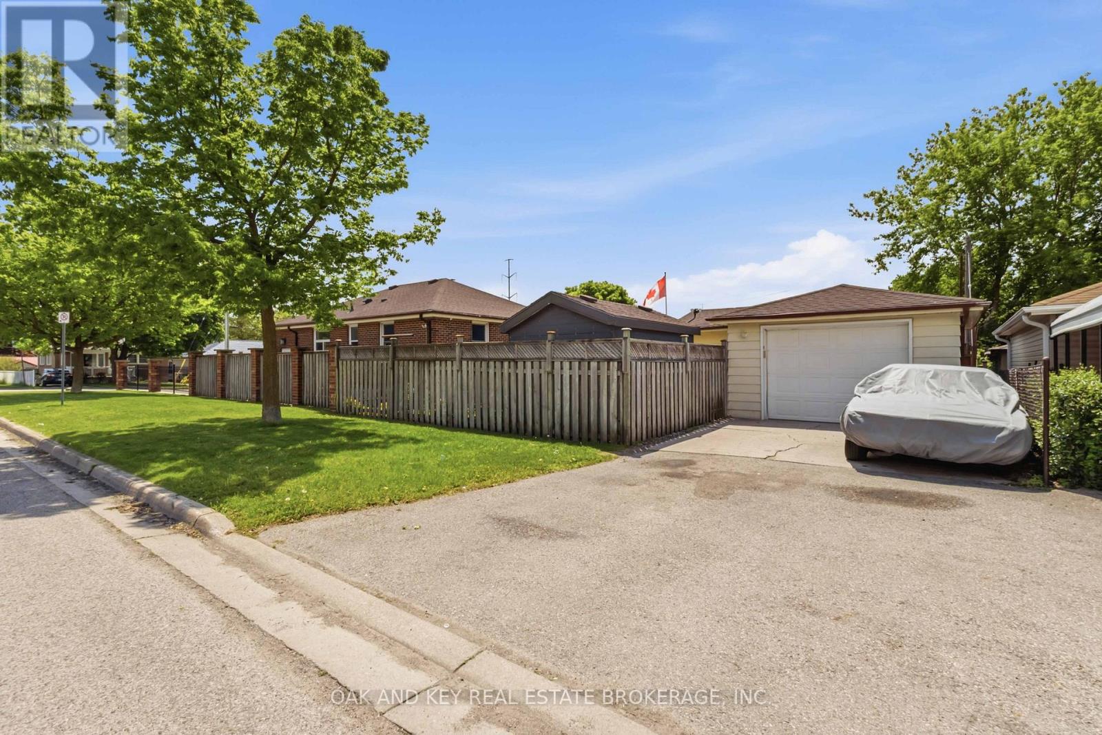 169 ELLSWORTH CRESCENT - 33