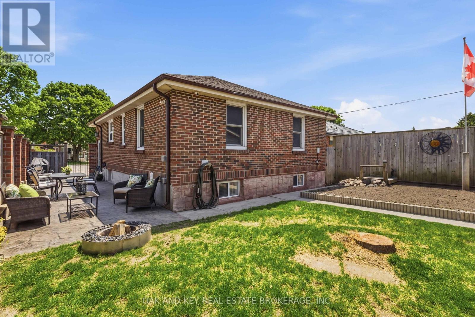 169 ELLSWORTH CRESCENT - 39
