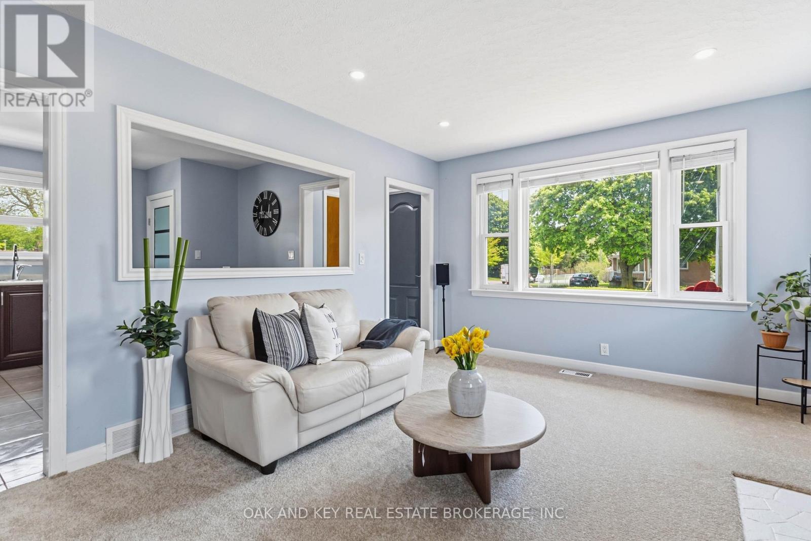 169 ELLSWORTH CRESCENT - 6
